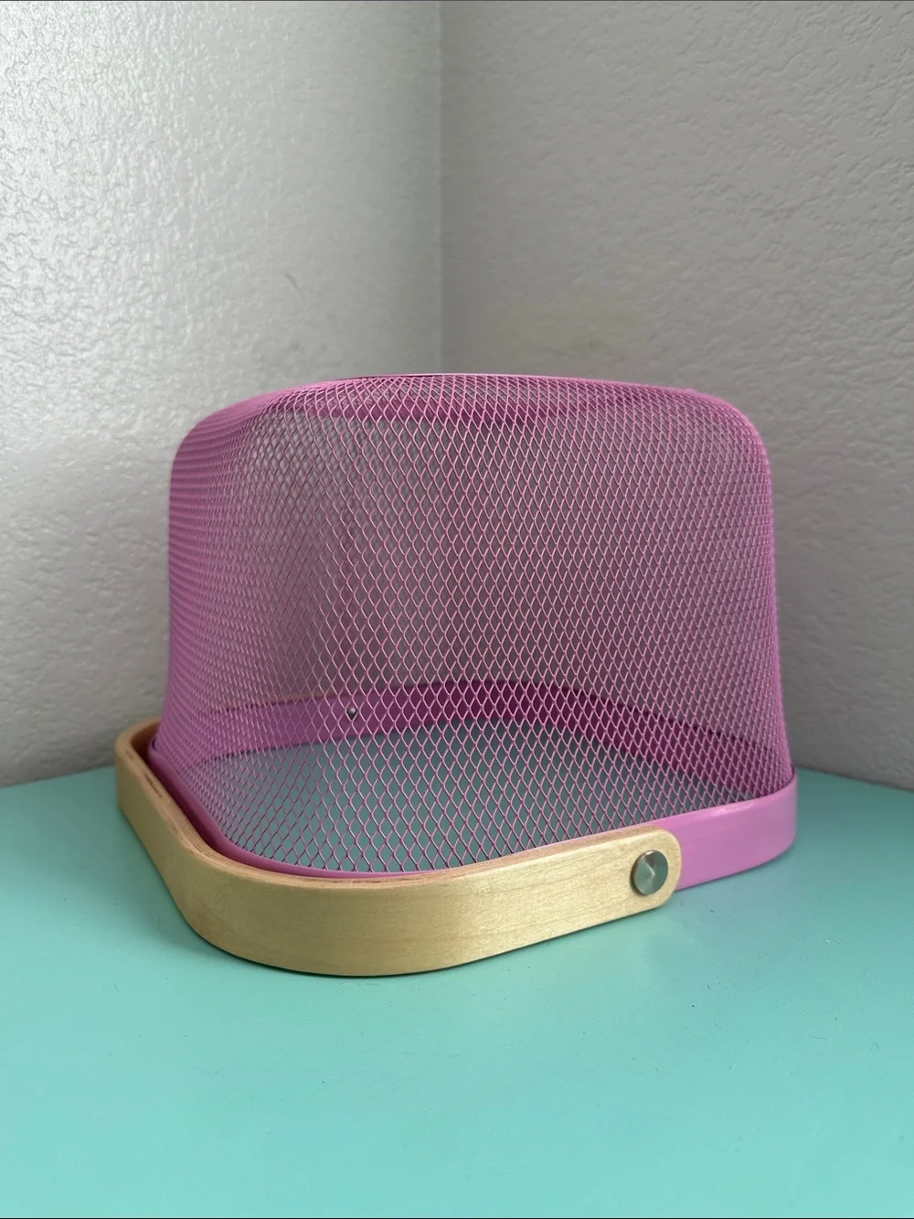 RISATORP (IKEA) Wire square pink basket with a wooden handle, size: 9¾”x7”-used